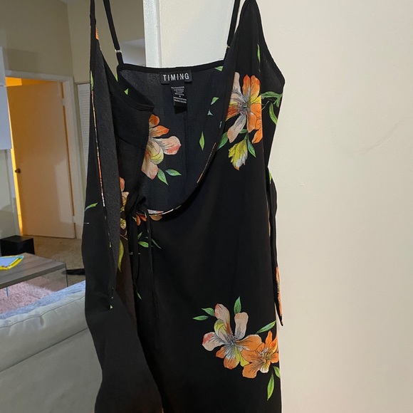 Dress - Picture 2 of 5